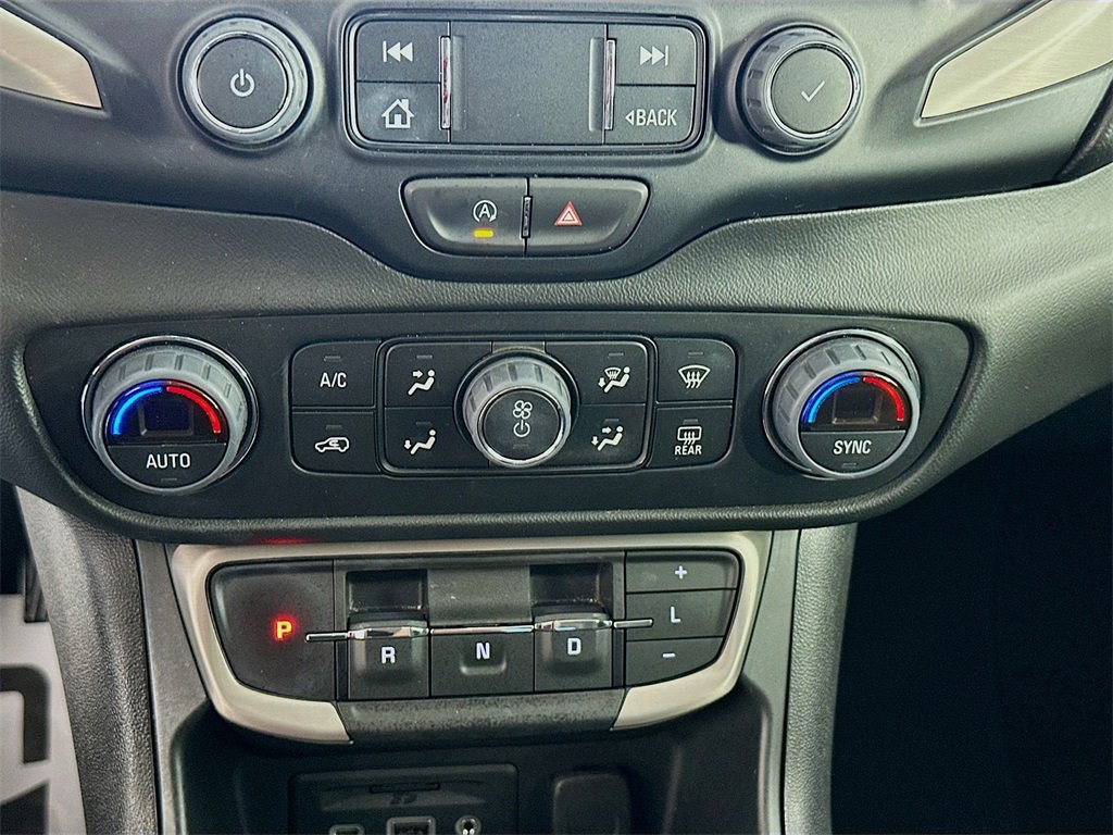 Used 2022 GMC Terrain Denali w/ Denali Premium Package image 16