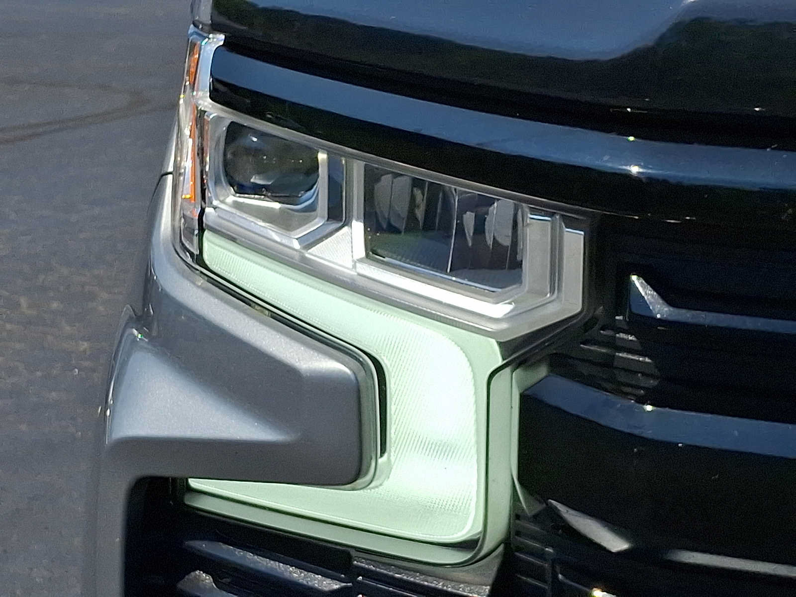 Used 2024 Chevrolet Silverado 1500 LT Trail Boss w/ Convenience Package II AWD/4WD image 9