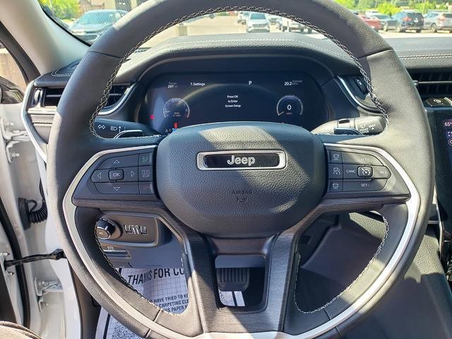 Used 2024 Jeep Grand Cherokee Limited w/ Luxury Tech Group II image 17