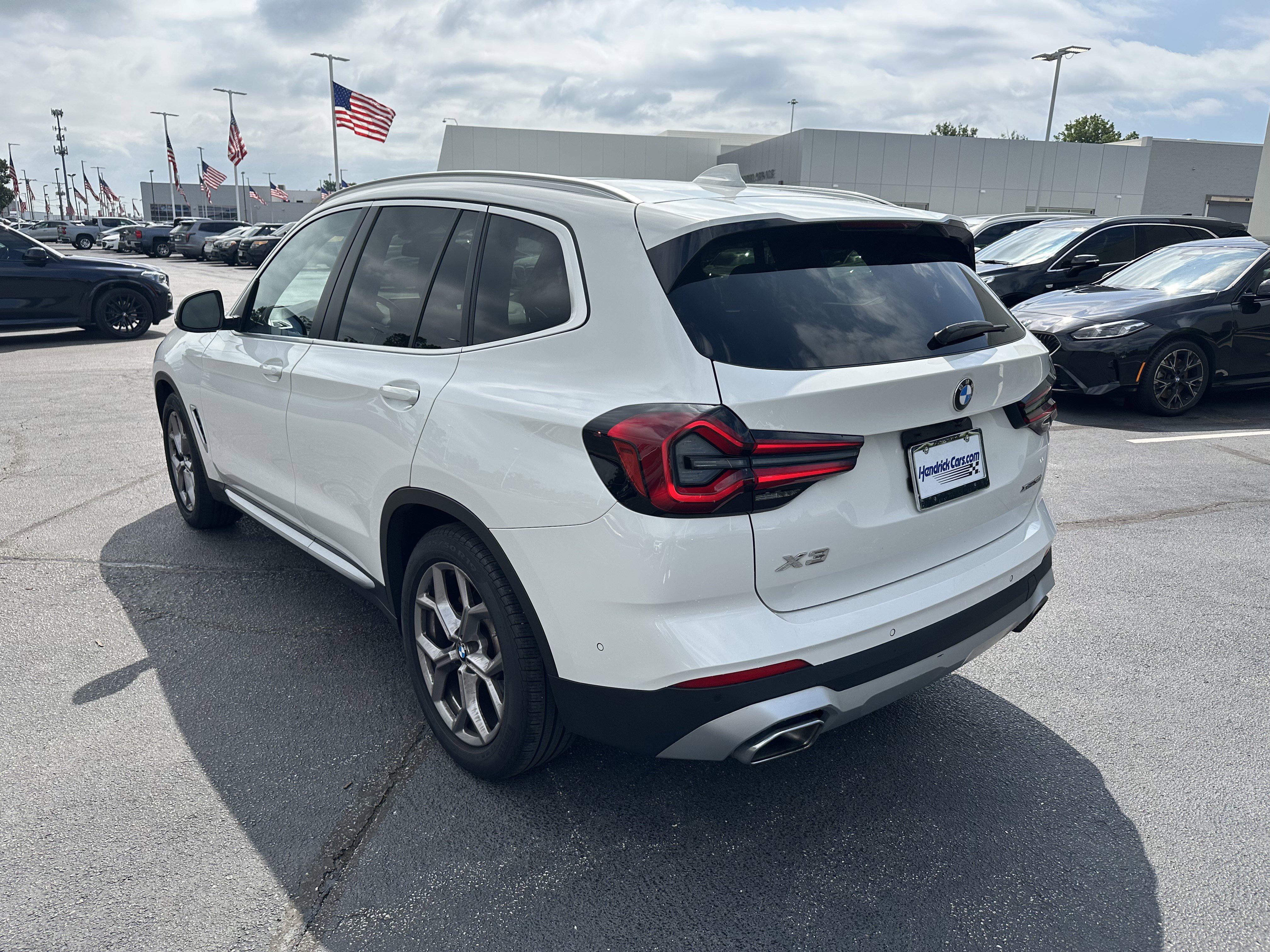 Used 2023 BMW X3 xDrive30i w/ Premium Package w/ZPA AWD/4WD image 3