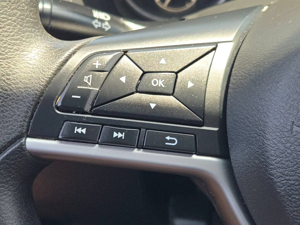 Used 2022 Nissan Altima 2.5 SV FWD image 32