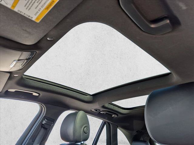 Used 2022 Mercedes-Benz GLC 300 4MATIC image 13