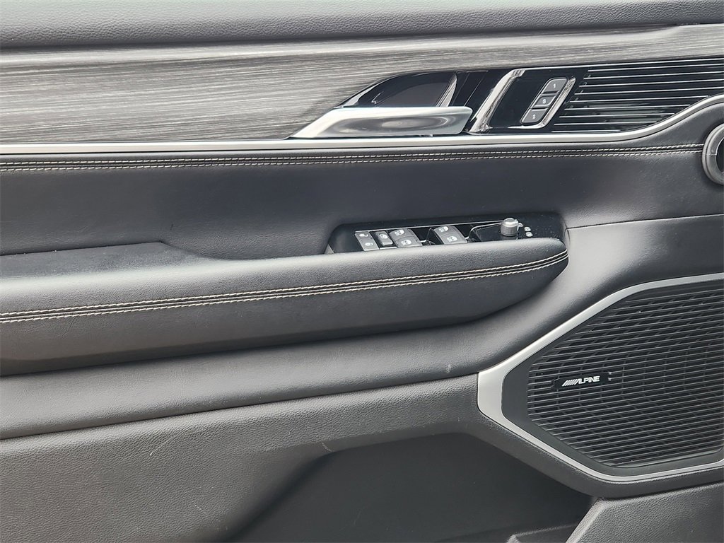 Used 2024 Jeep Wagoneer Series II w/ Flexible Seating Group image 10