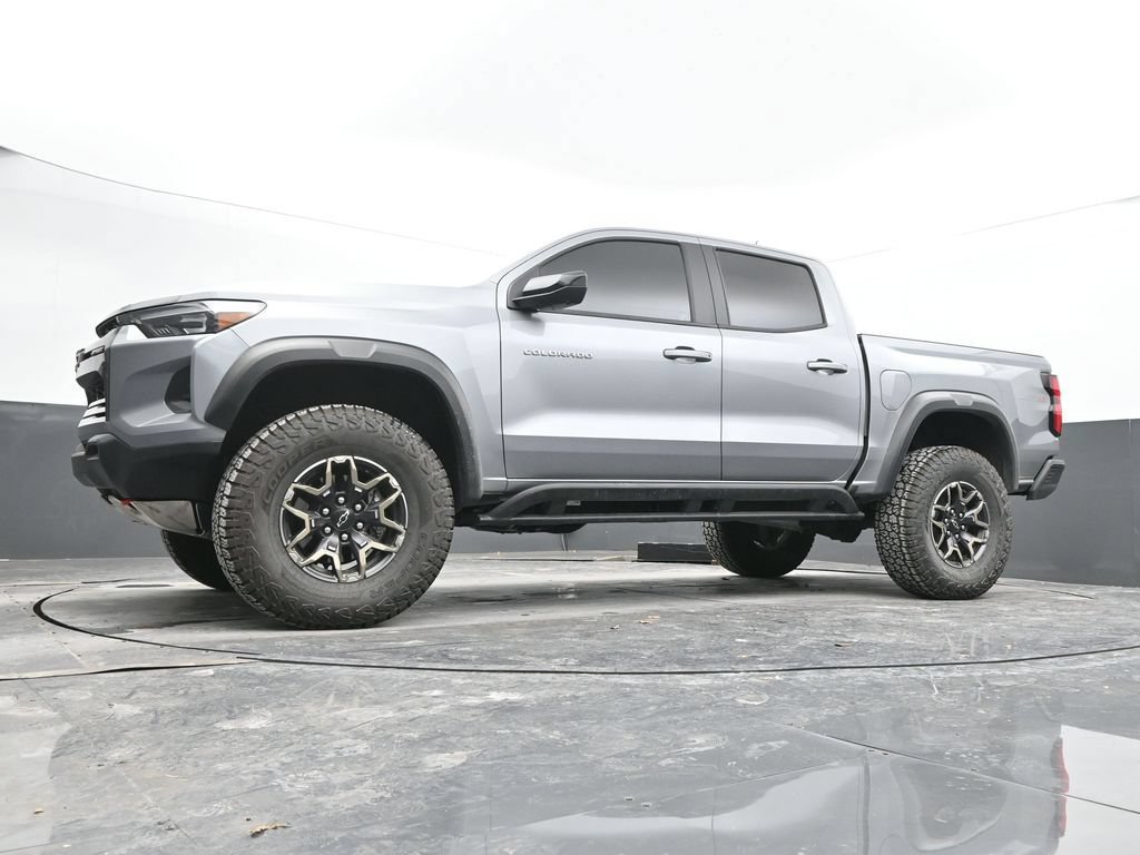 Used 2024 Chevrolet Colorado ZR2 w/ ZR2 Convenience Package III AWD/4WD image 45