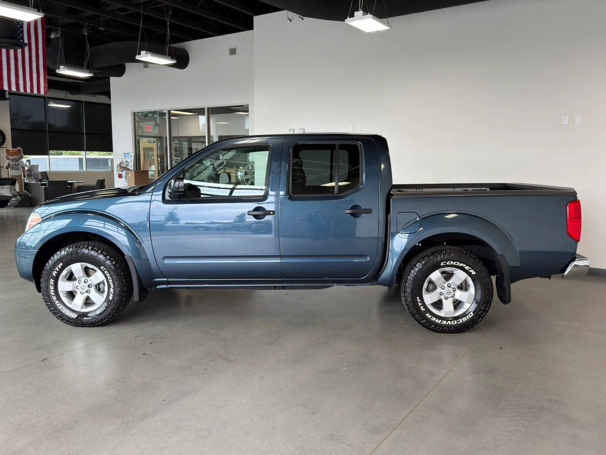 Used 2013 Nissan Frontier SV w/ SV Value Truck Pkg AWD/4WD image 4