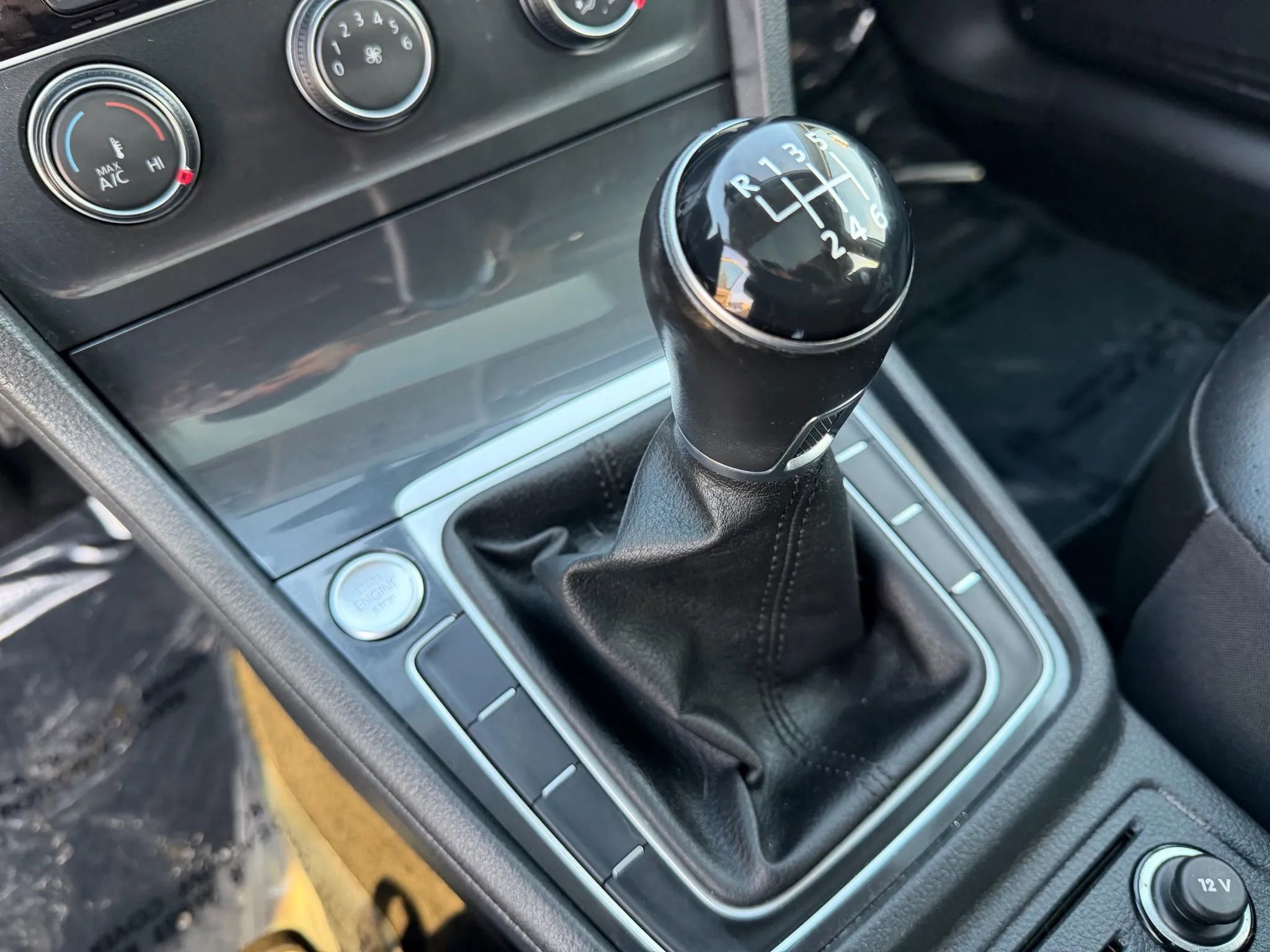 Used 2020 Volkswagen Golf 4-Door image 23