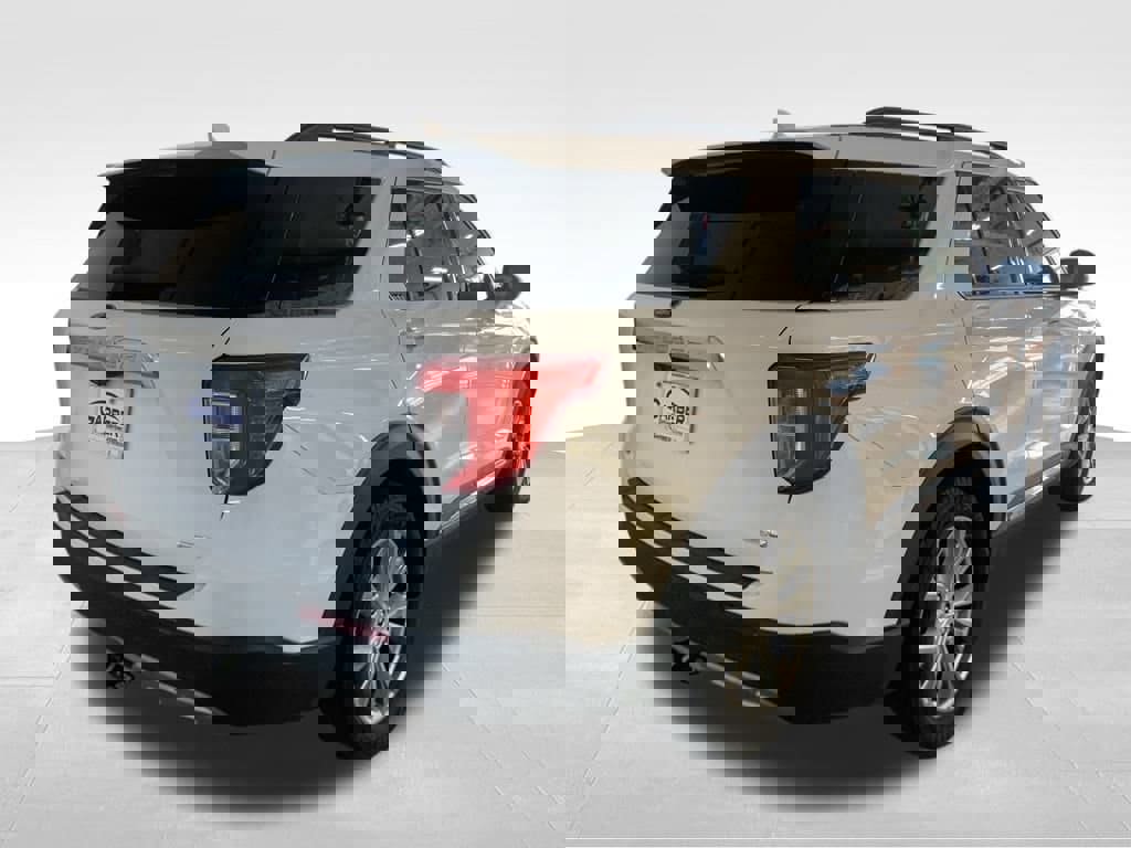 Used 2020 Ford Explorer XLT w/ Equipment Group 202A image 5