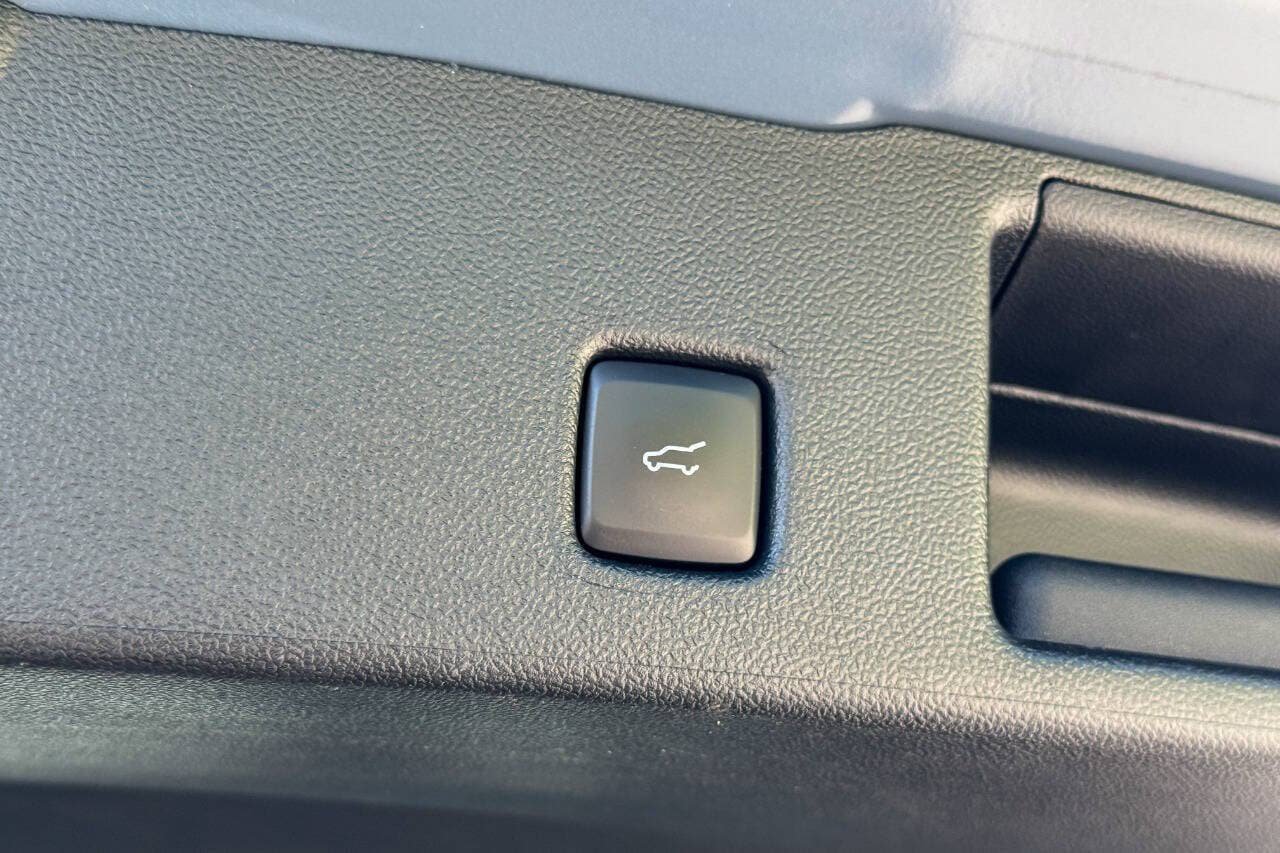 Used 2023 Ford Escape ST-Line w/ Tech Pack #1 AWD/4WD image 18