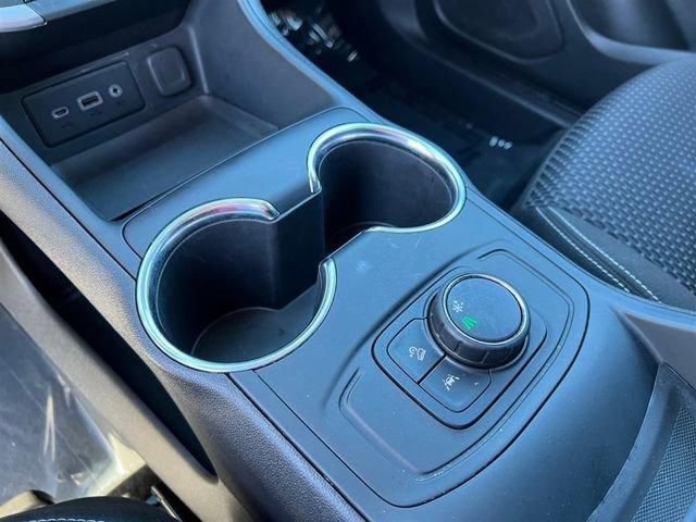 Used 2024 GMC Terrain SLE FWD image 22