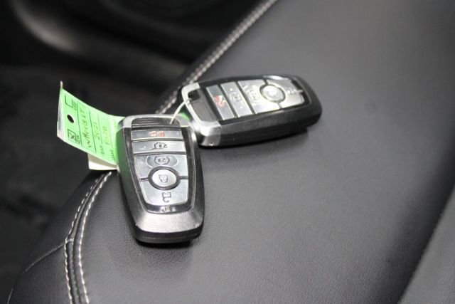 Used 2021 Ford Explorer XLT w/ Equipment Group 202A AWD/4WD image 14
