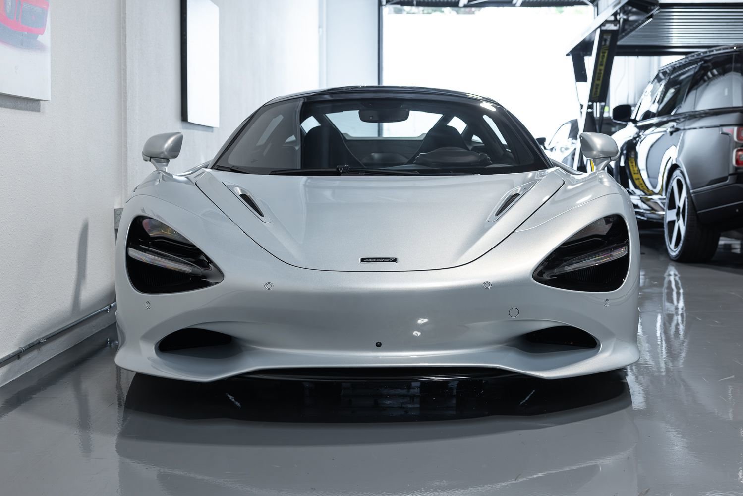 Used 2024 McLaren 750S image 2