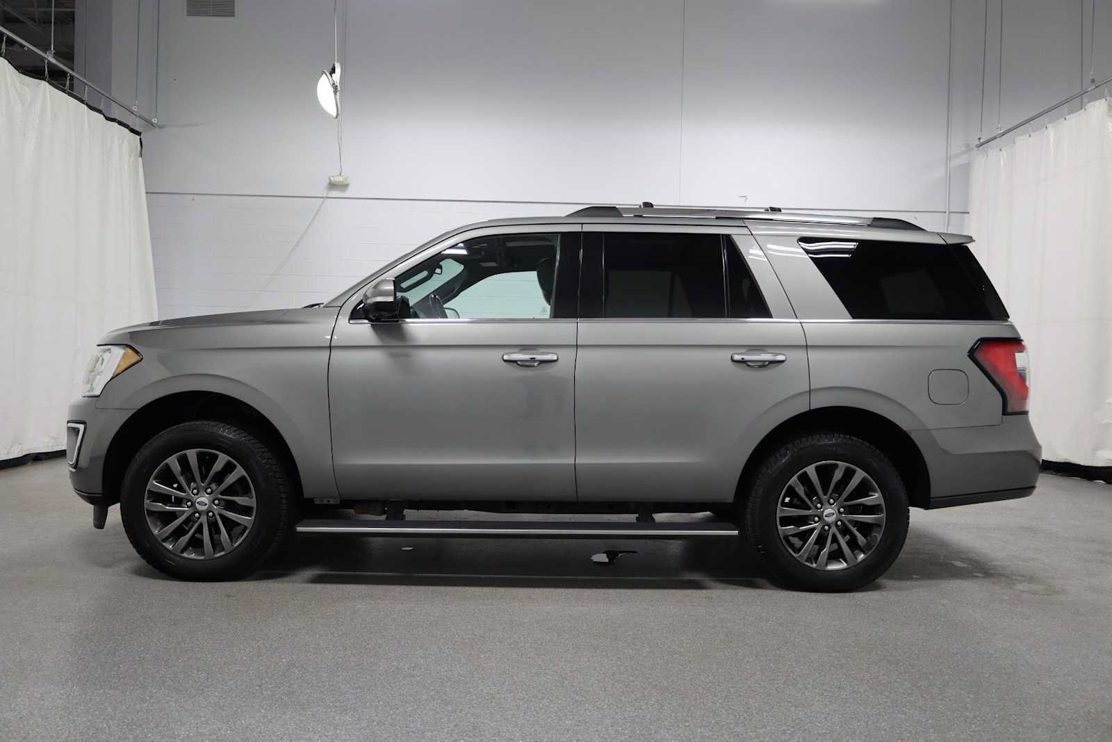 Used 2019 Ford Expedition Limited AWD/4WD image 2