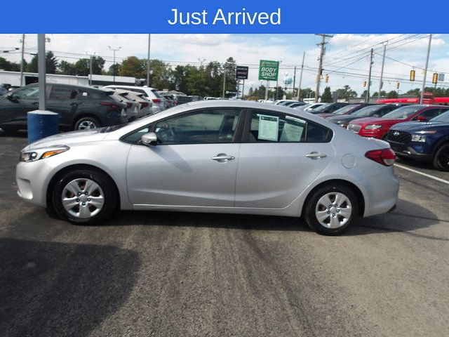 Used 2017 Kia Forte LX FWD image 4