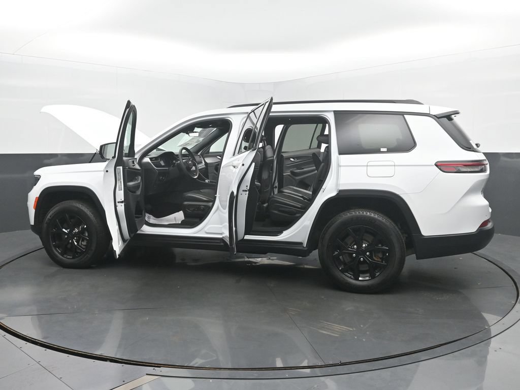 Used 2025 Jeep Grand Cherokee L Laredo AWD/4WD image 59