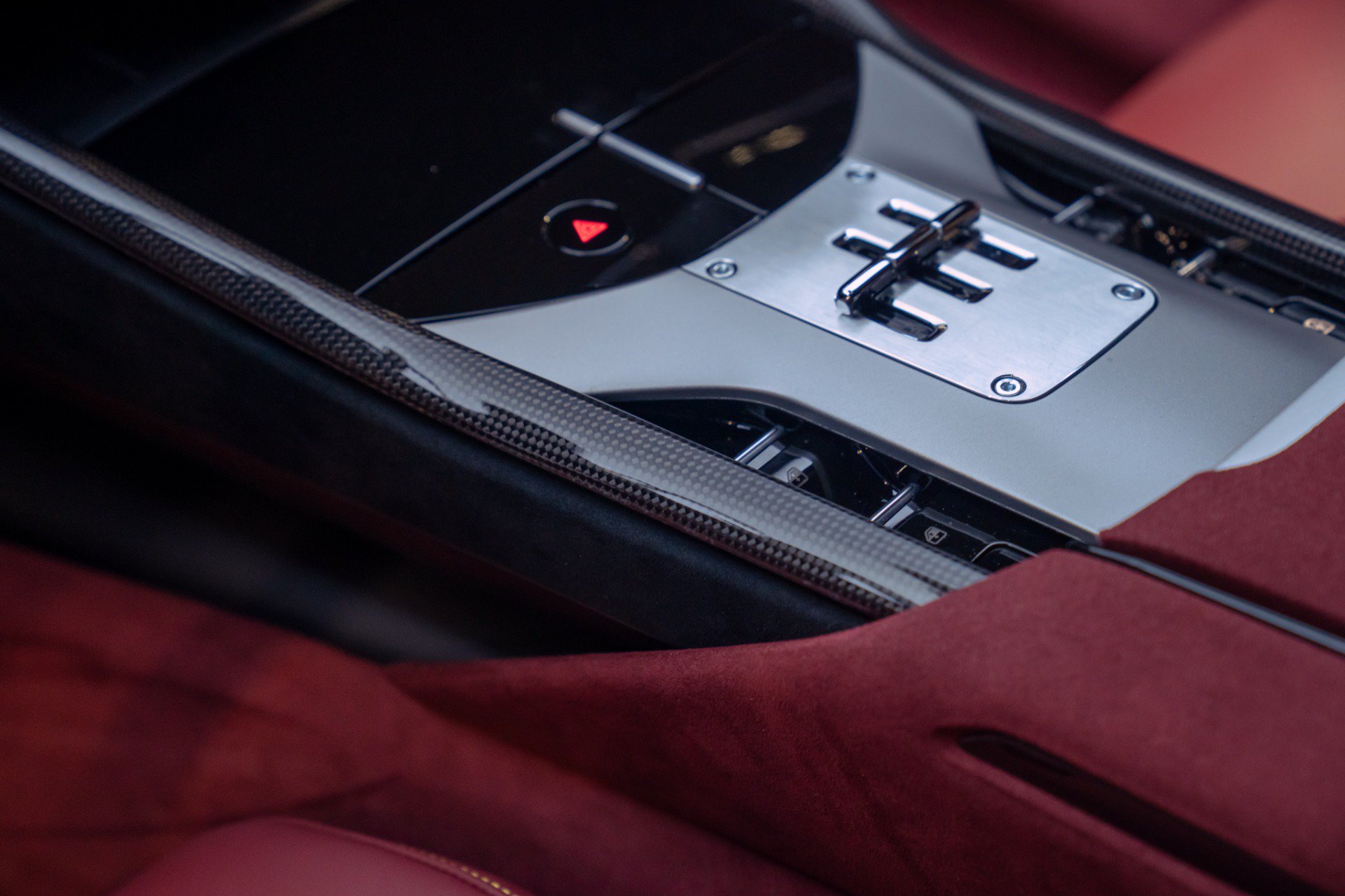 Used 2025 Ferrari Purosangue AWD/4WD image 43