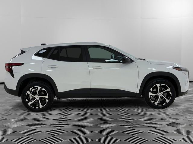 Used 2025 Chevrolet Trax RS w/ Sunroof Package image 2