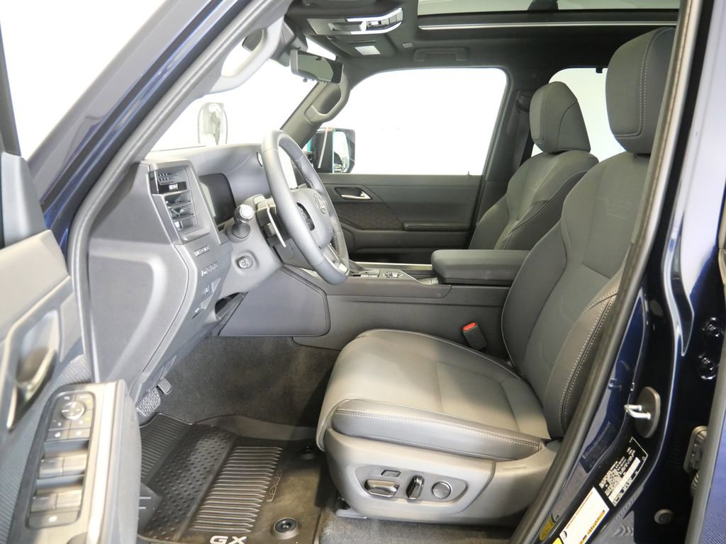 Used 2026 Lexus GX 550 w/ Accessory Package (2T) AWD/4WD image 15