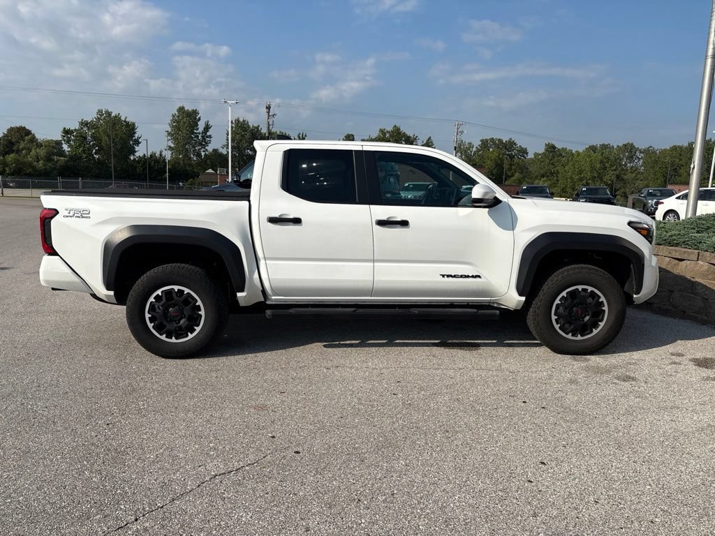 Used 2024 Toyota Tacoma TRD Off-Road AWD/4WD image 1