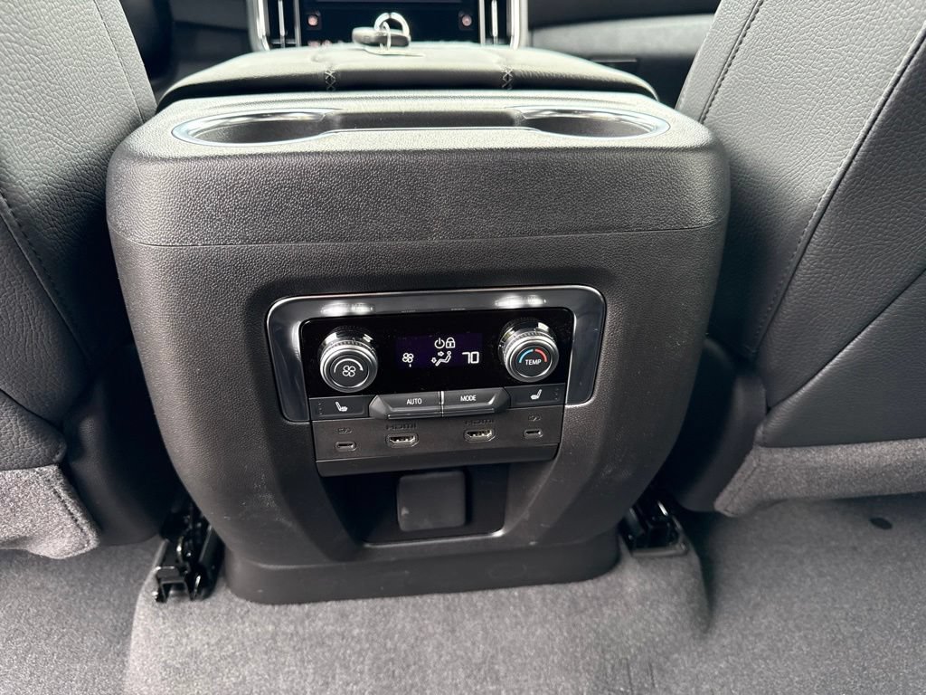 Used 2026 GMC Yukon XL Denali w/ Advanced Technology Package AWD/4WD image 21