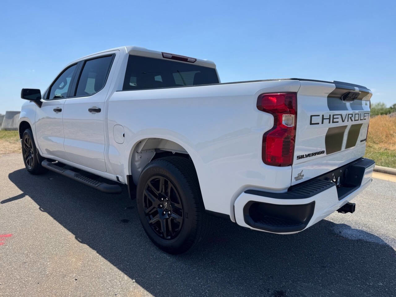 Used 2023 Chevrolet Silverado 1500 Custom w/ Rally Edition RWD image 7