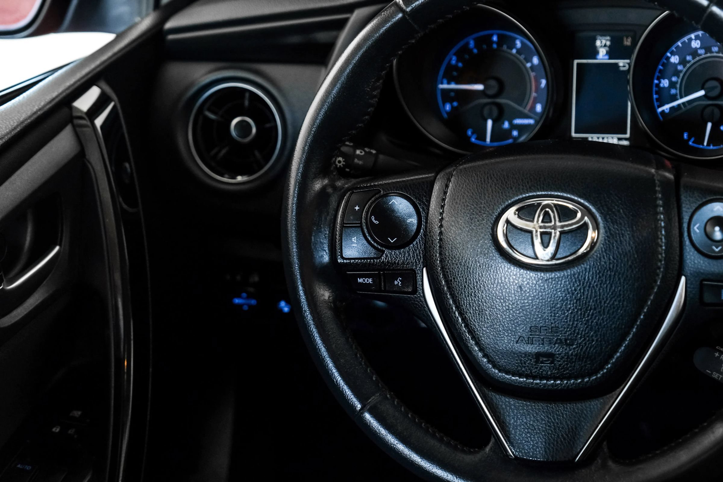 Used 2018 Toyota Corolla iM FWD image 14