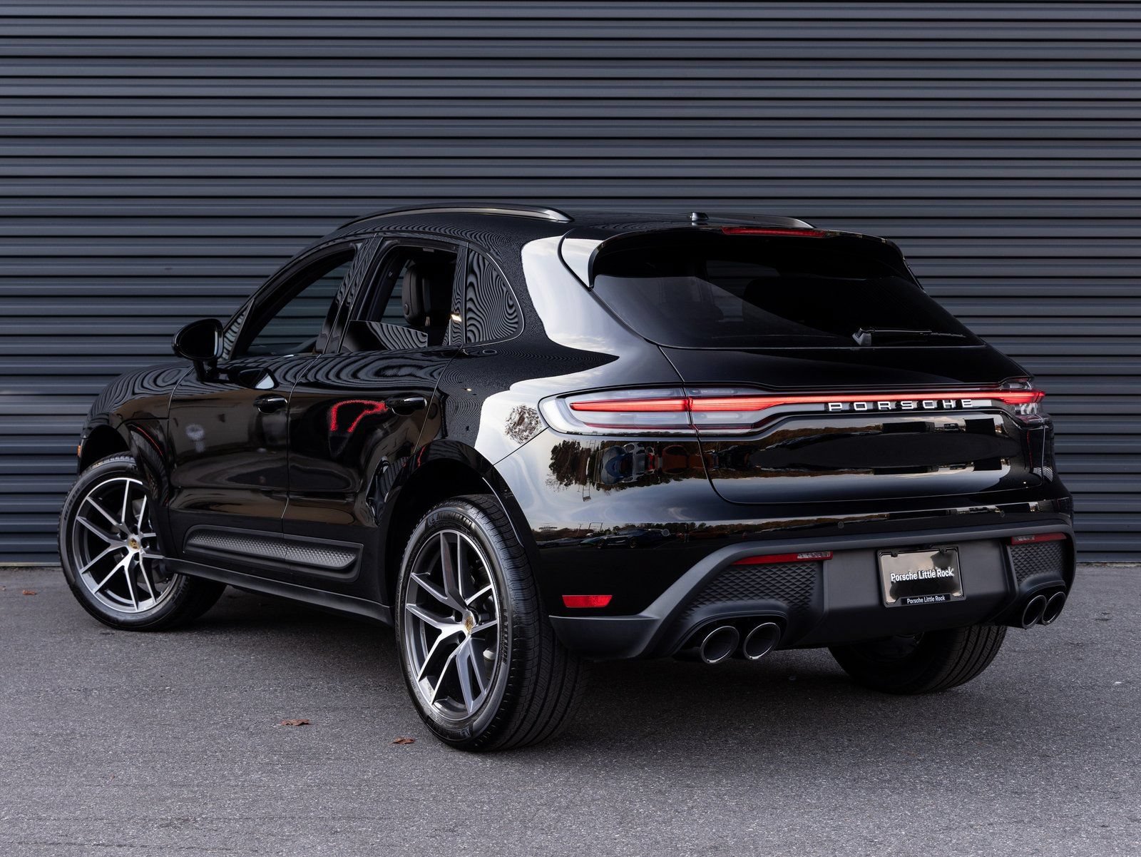 New 2026 Porsche Macan AWD/4WD image 3