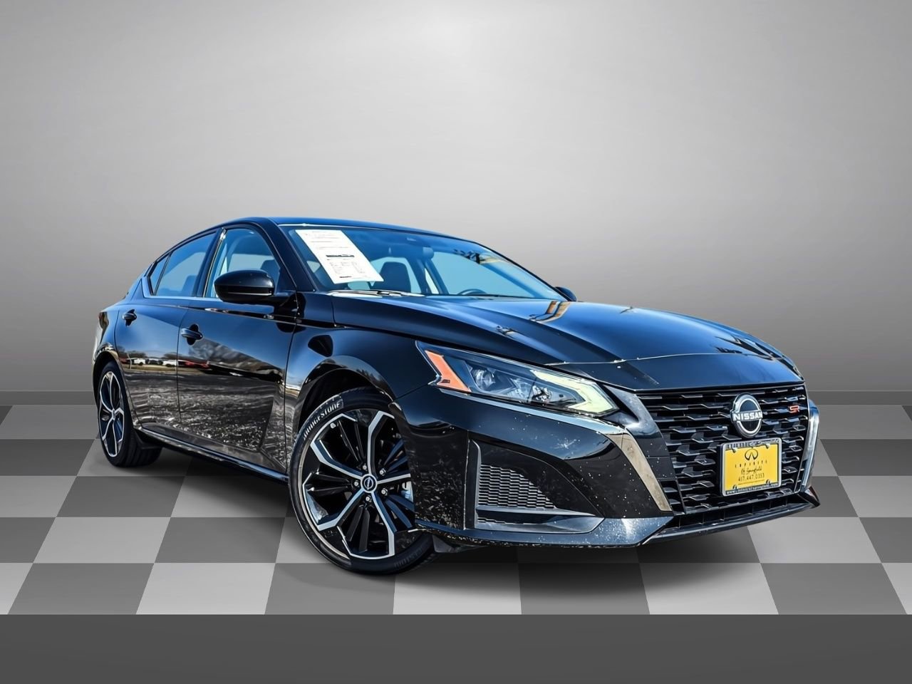 Used 2025 Nissan Altima 2.5 SR image 1