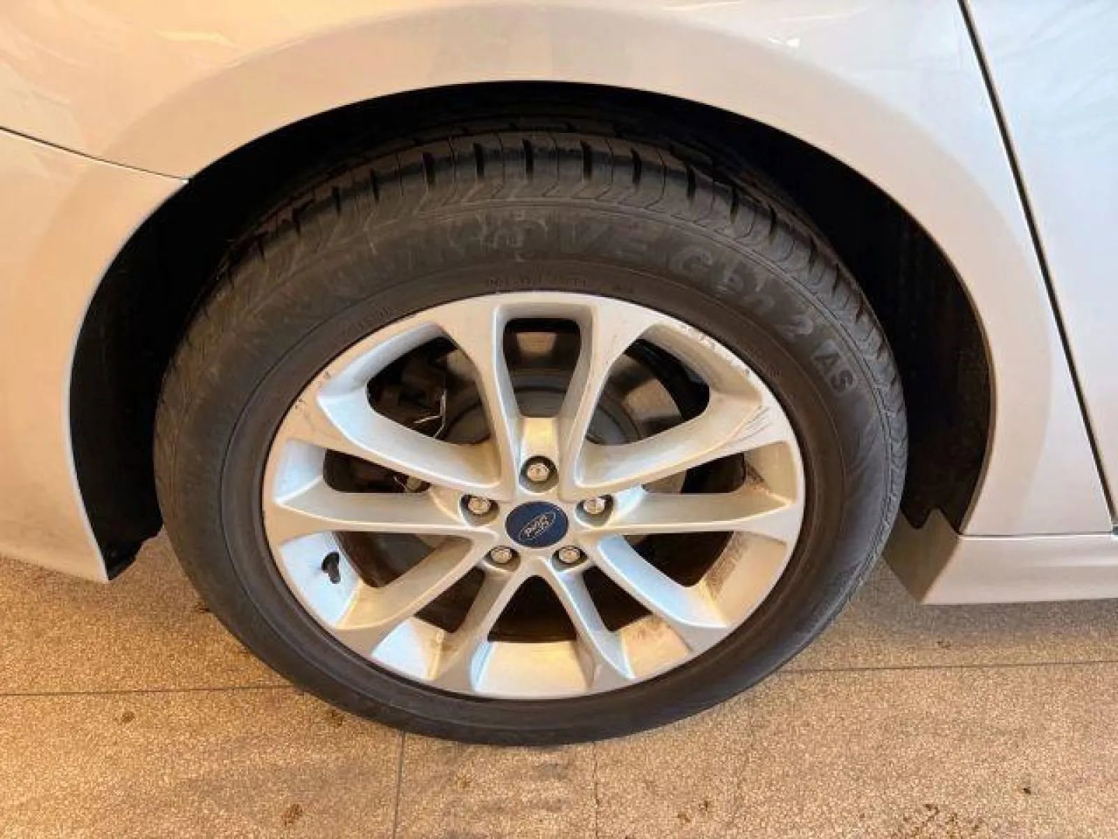 Used 2019 Ford Fusion SE image 35