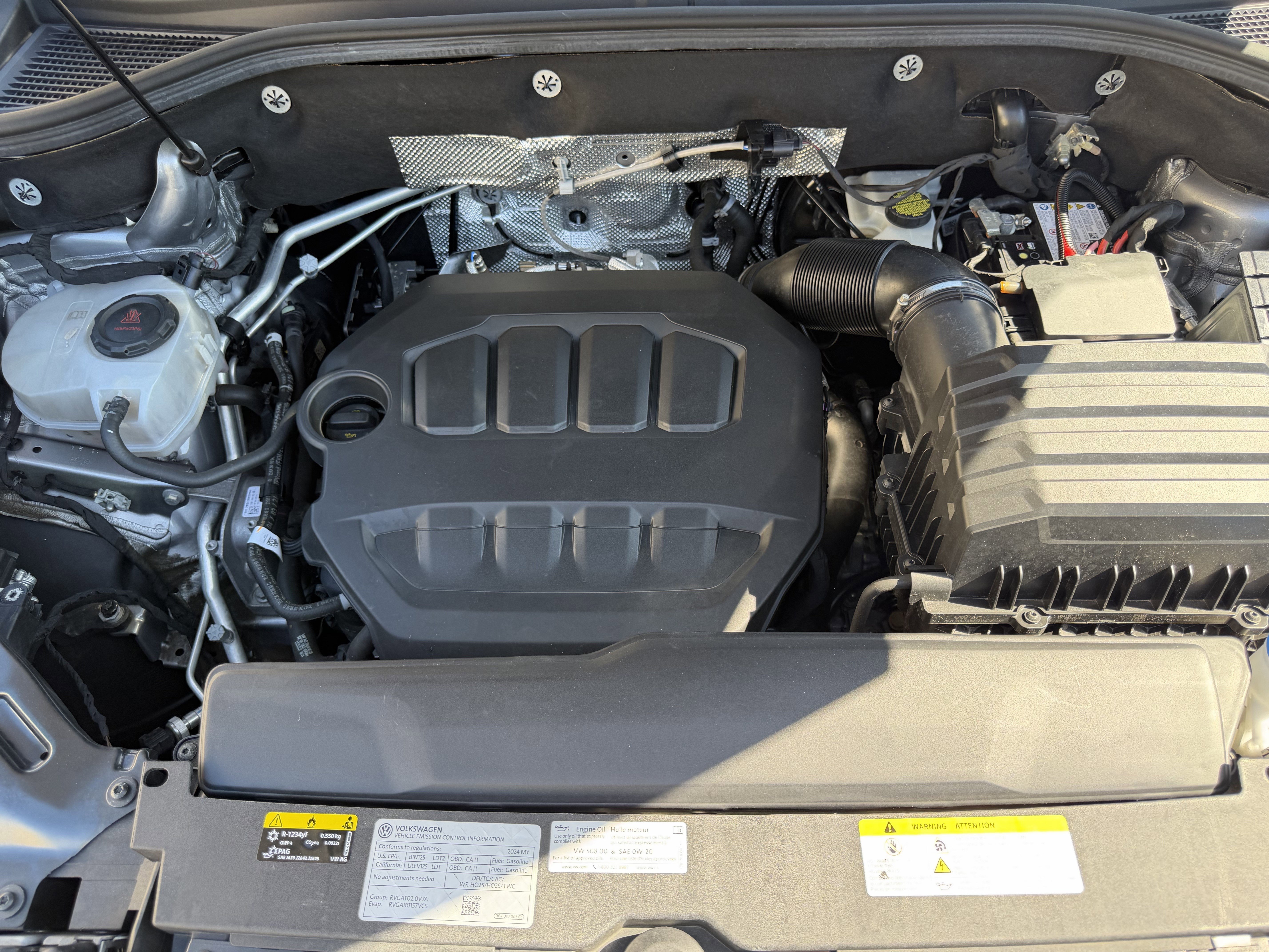 Used 2024 Volkswagen Atlas Cross Sport SE AWD/4WD image 30