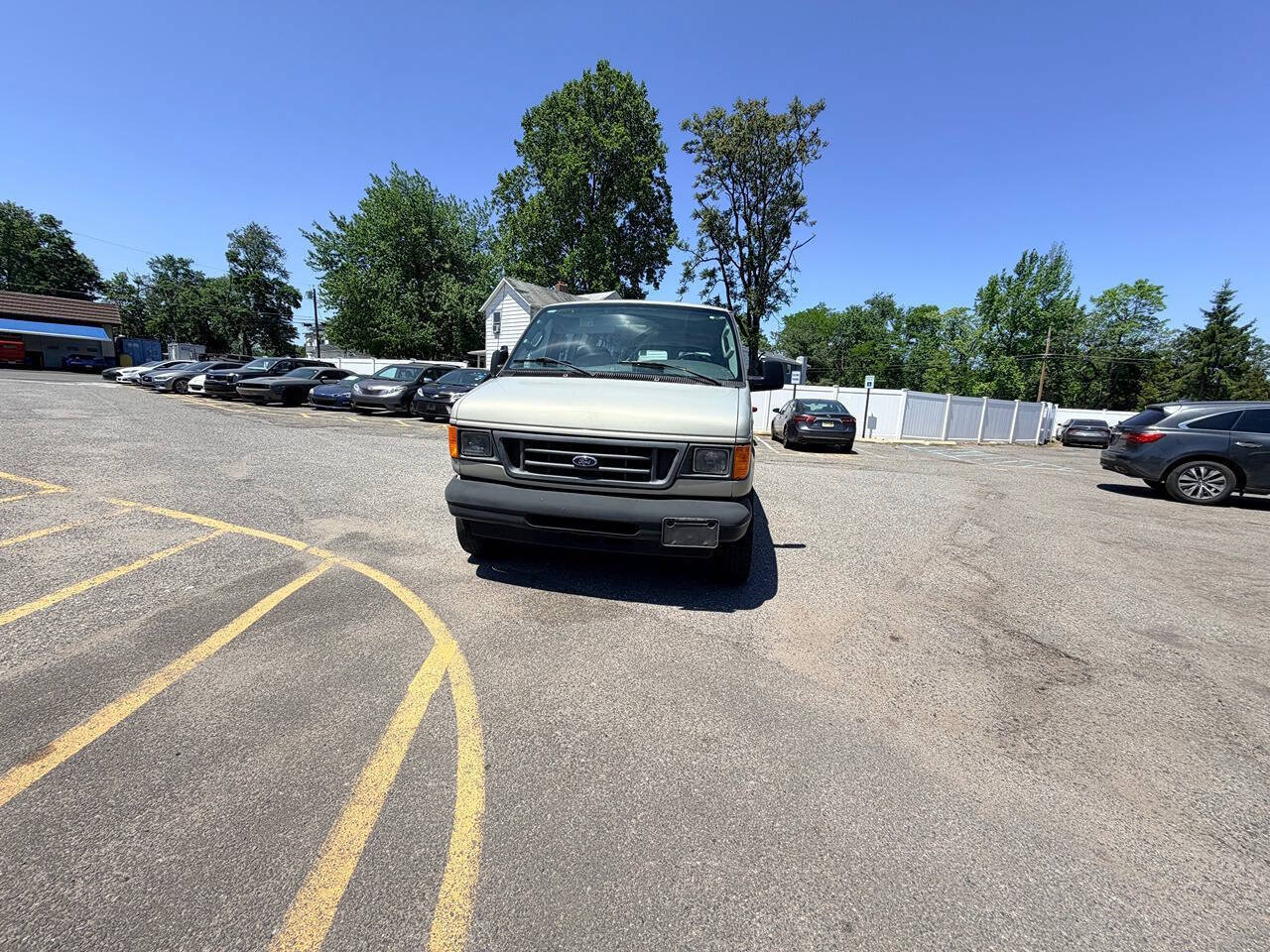 Used 2006 Ford E-350 and Econoline 350 XL RWD image 3