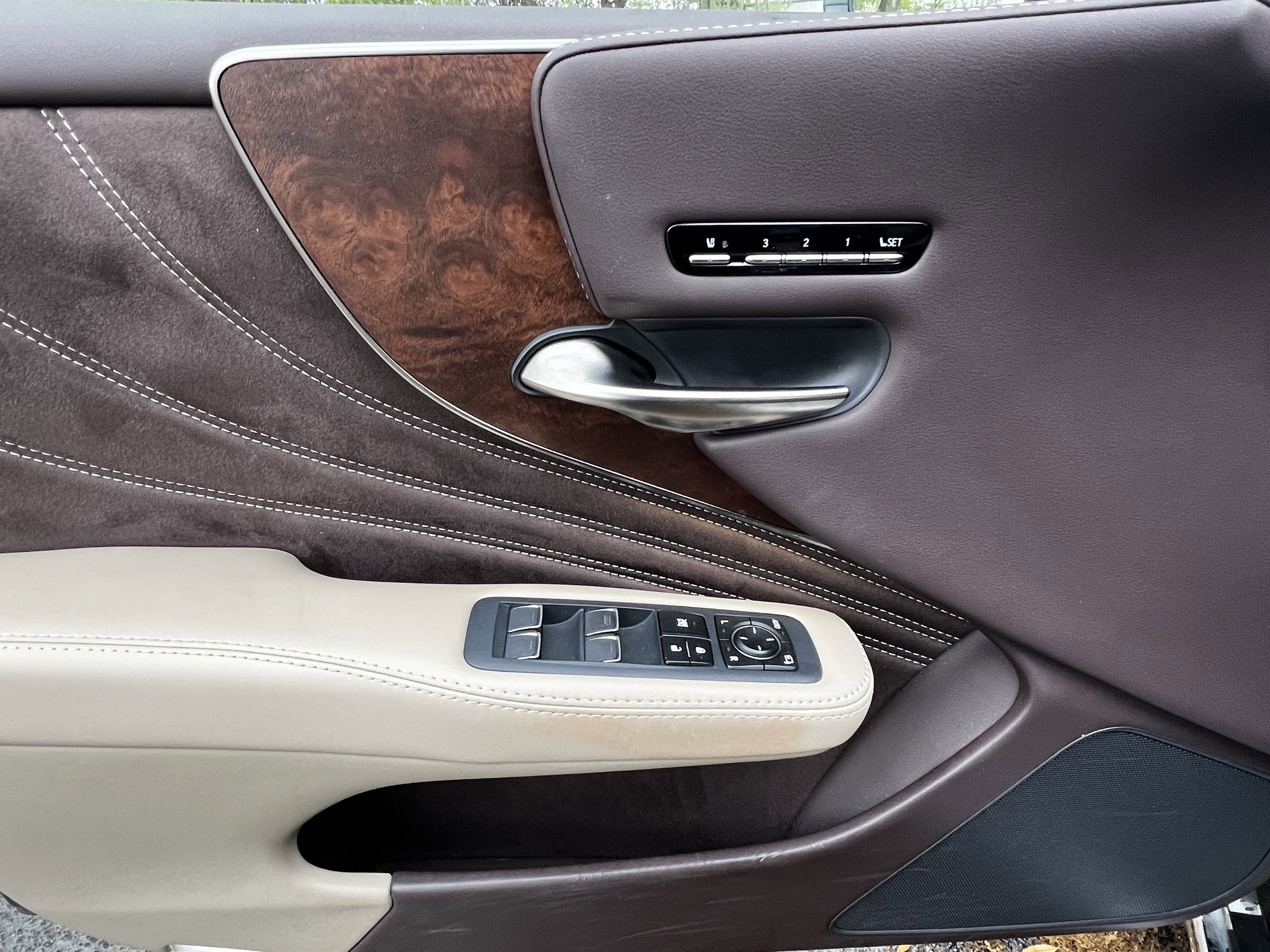 Used 2018 Lexus LS 500 AWD w/ Accessory Package (Z1) image 13