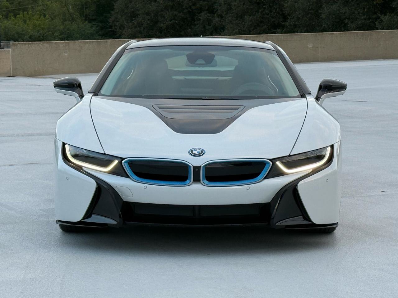Used 2019 BMW i8 Coupe AWD/4WD image 8