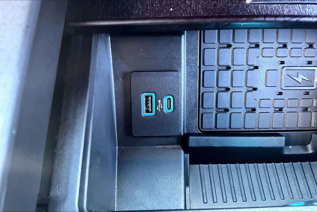 Used 2022 Ford Expedition Platinum image 33