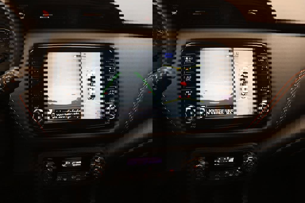 Used 2024 Nissan Kicks SR image 21