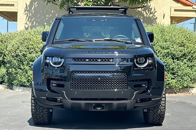 New 2026 Land Rover Defender 110 AWD/4WD image 8