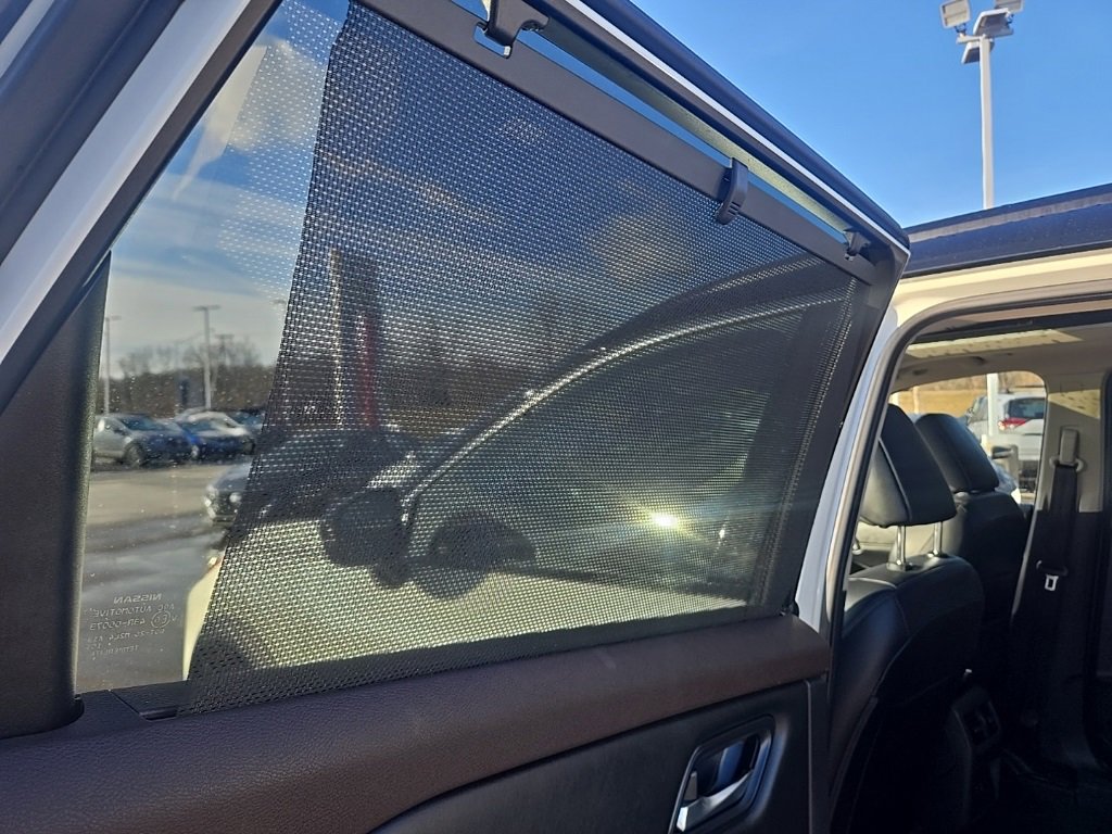 Used 2023 Nissan Rogue SV w/ SV Premium Package image 35