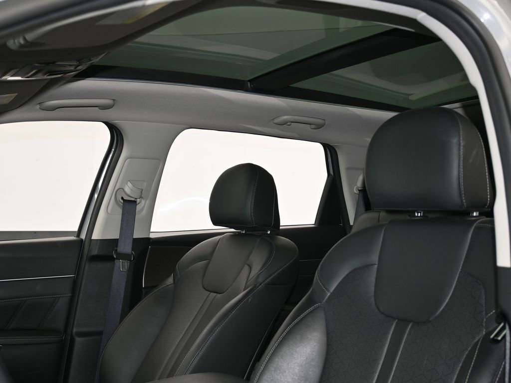 Used 2023 Kia Sorento SX image 11