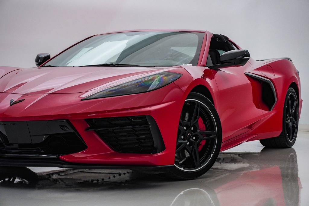 Used 2021 Chevrolet Corvette Stingray Preferred Cpe w/ Z51 Performance Package RWD image 2