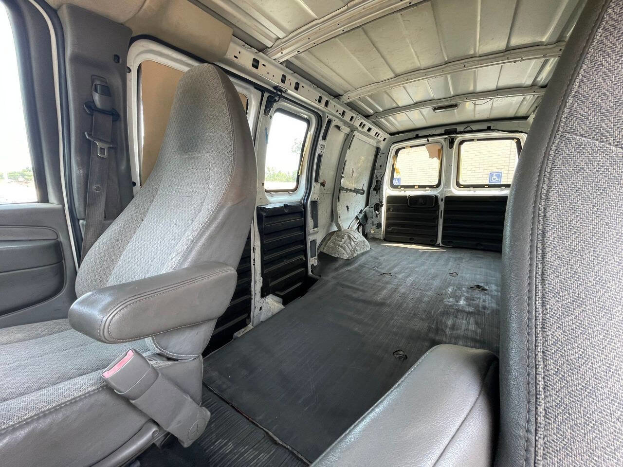 Used 2012 Chevrolet Express 3500 image 16