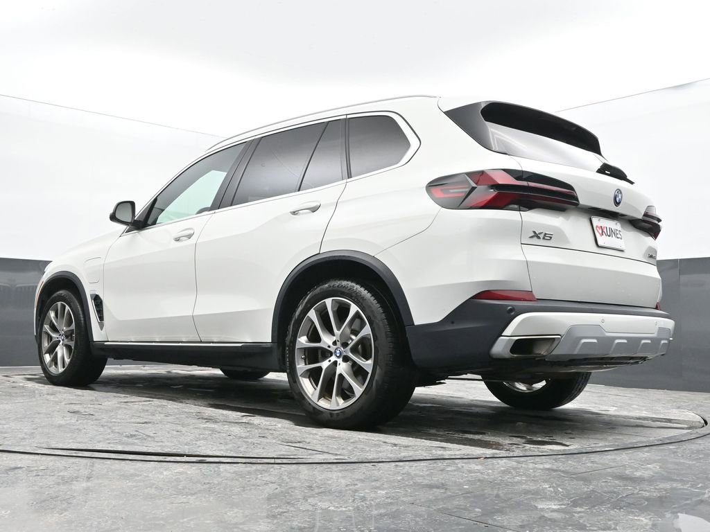 Used 2024 BMW X5 xDrive50e image 27