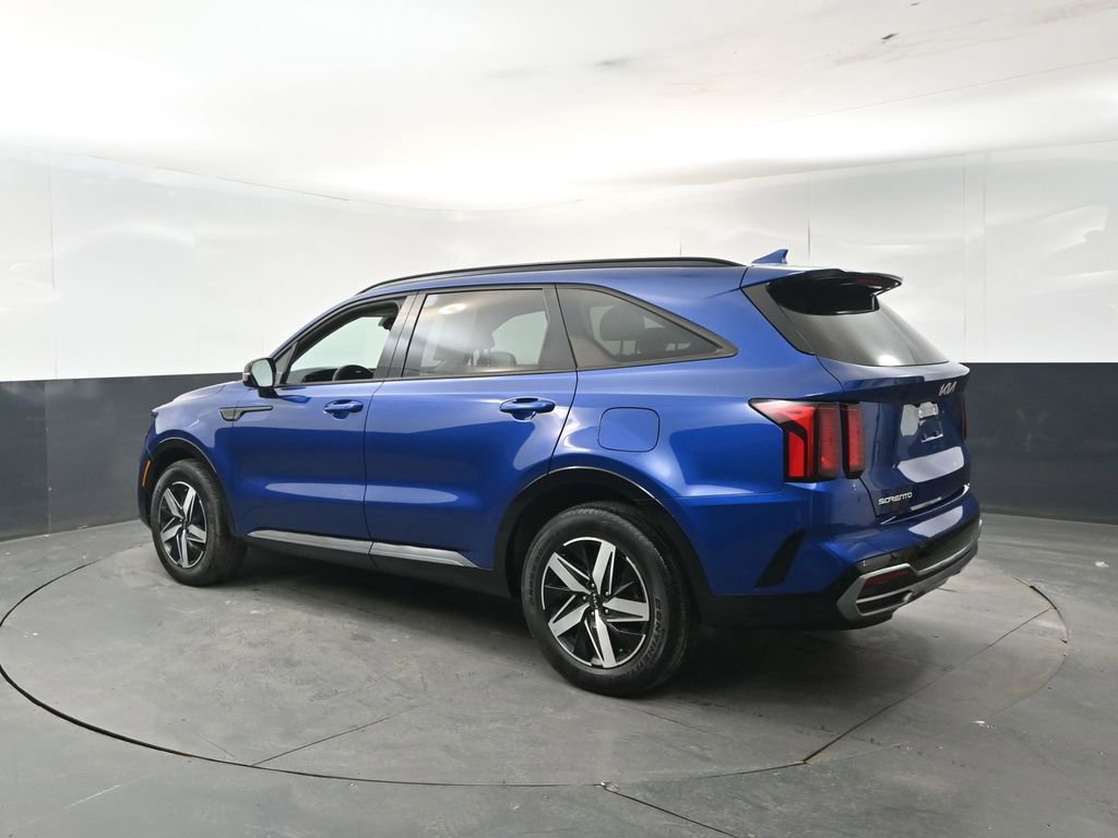 Used 2023 Kia Sorento S w/ Panoramic Sunroof Package image 3
