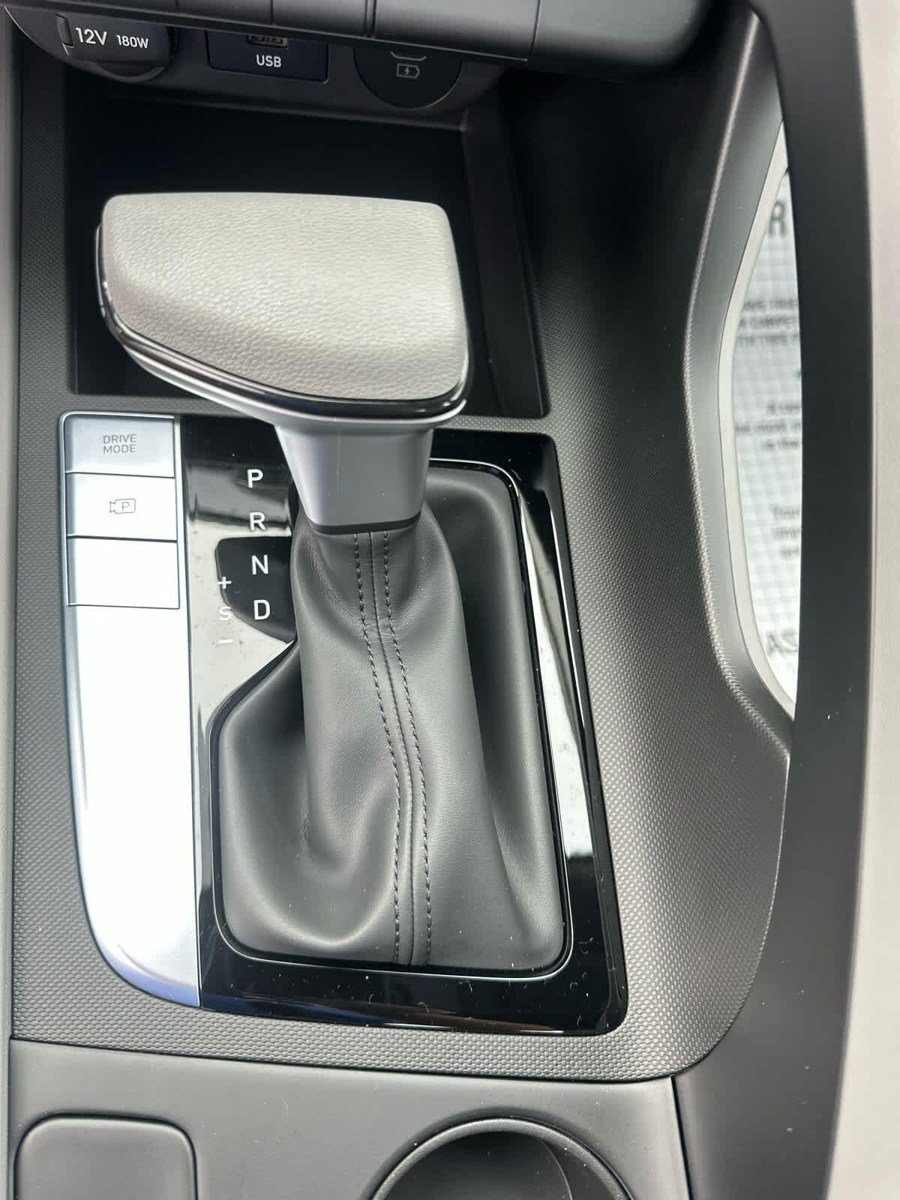 New 2026 Hyundai Elantra SE FWD image 17