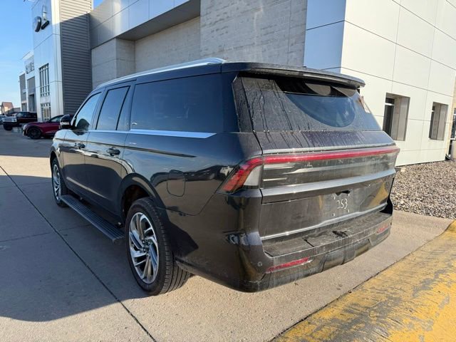 Certified 2025 Lincoln Navigator L Reserve image 5