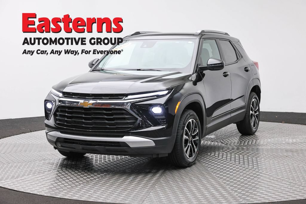 Used 2026 Chevrolet TrailBlazer LT w/ LT Cold Weather Package AWD/4WD image 1