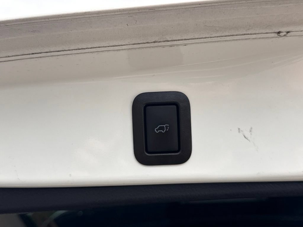 Used 2018 Toyota Highlander XLE AWD/4WD image 24
