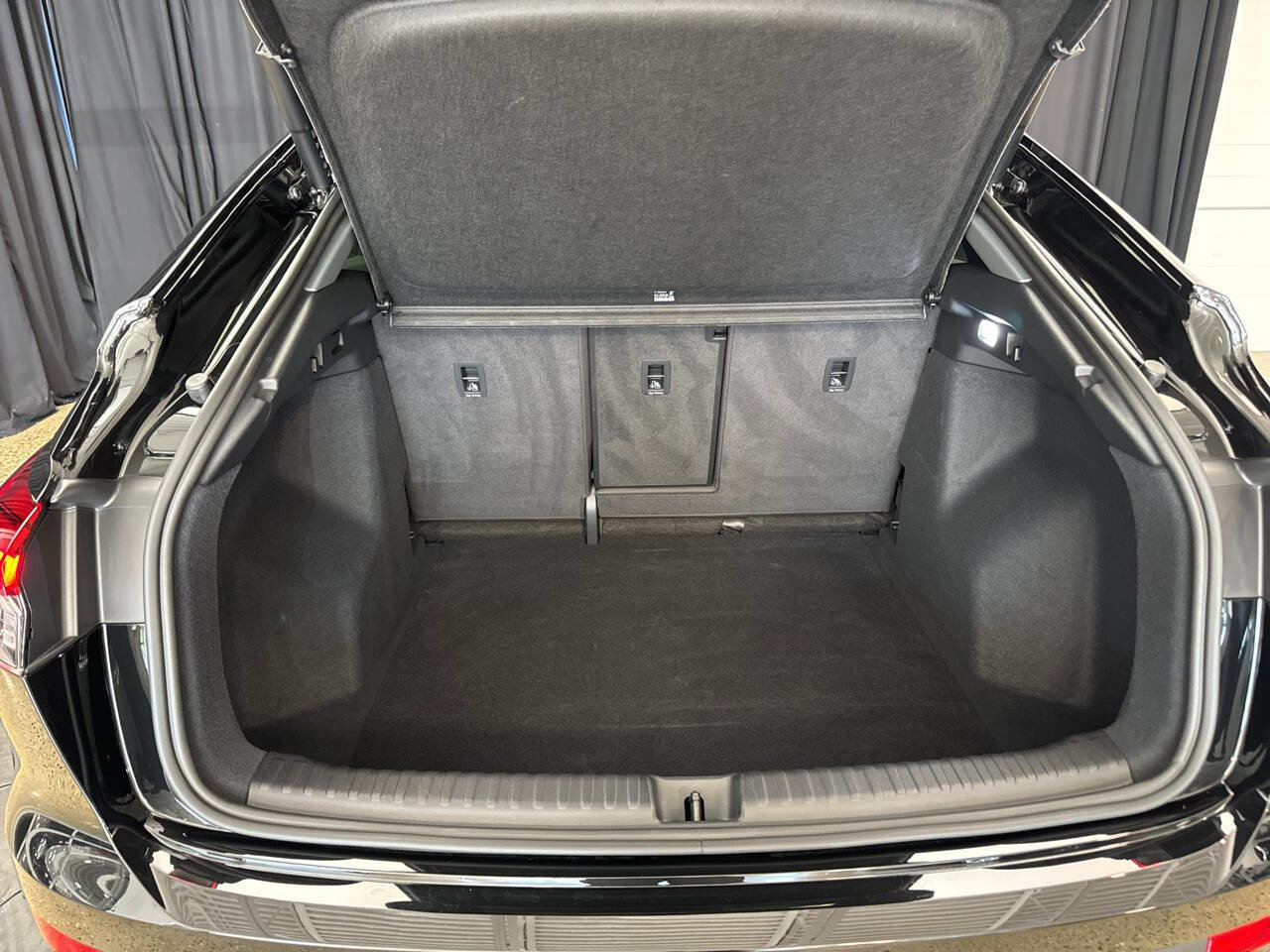 Used 2024 Audi Q4 e-tron Premium w/ Convenience Package image 25