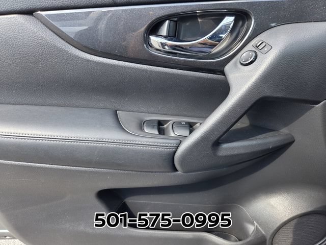 Used 2020 Nissan Rogue SV FWD image 32