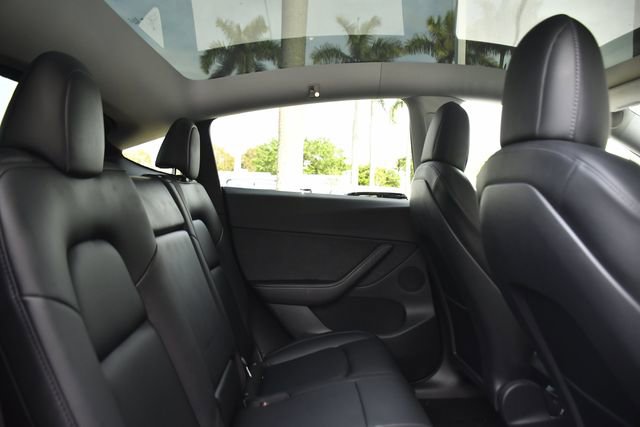 Used 2021 Tesla Model Y Long Range image 19