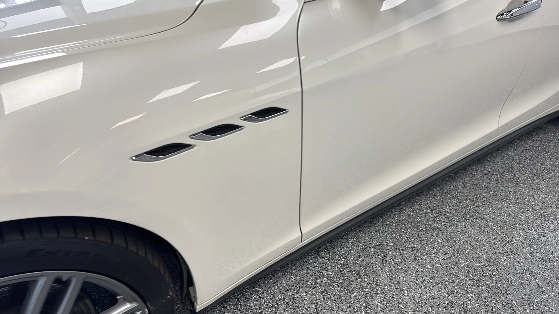 Used 2017 Maserati Ghibli w/ Luxury Package RWD image 39