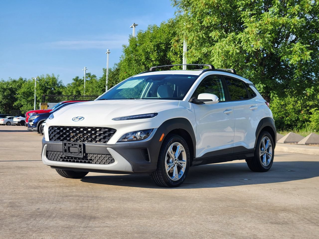 Used 2023 Hyundai Kona SEL w/ Convenience Package FWD image 3